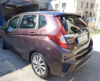 Vermietung Honda Fit. Wirtschaft, Komfort Fahrzeug zur Miete in Georgien ✓ Kaution Einzahlung von 500 GEL ✓ Versicherungsoptionen KFZ-HV, VKV Komplett, Ausland.