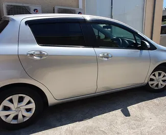 Autovermietung Toyota Vitz Nr.2363 Automatisch in Paphos, ausgestattet mit einem 1,3L Motor ➤ Von Liana auf Zypern.
