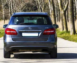 Diesel 1,8L Motor von Mercedes-Benz B-Class 2014 zur Miete in Becici.