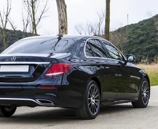 Vermietung Mercedes-Benz E220. Premium Fahrzeug zur Miete in Montenegro ✓ Kaution Einzahlung von 300 EUR ✓ Versicherungsoptionen KFZ-HV, Insassen, Diebstahlschutz.