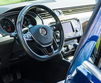 Volkswagen Passat 2016 zur Miete verfügbar in Becici, mit Kilometerbegrenzung unbegrenzte.
