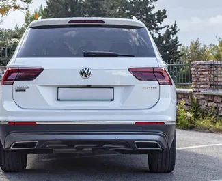 Vermietung Volkswagen Tiguan. Komfort, Crossover Fahrzeug zur Miete in Montenegro ✓ Kaution Einzahlung von 300 EUR ✓ Versicherungsoptionen KFZ-HV, Insassen, Diebstahlschutz.