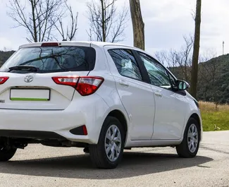 Autovermietung Toyota Yaris Nr.2377 Automatisch in Becici, ausgestattet mit einem 1,5L Motor ➤ Von Ivan in Montenegro.