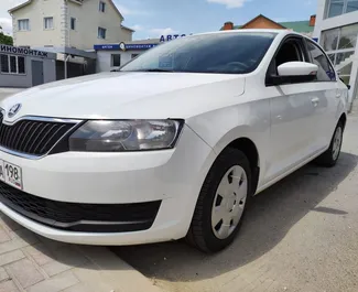 Frontansicht eines Mietwagens Skoda Rapid in Simferopol, Krim ✓ Auto Nr.3078. ✓ Automatisch TM ✓ 0 Bewertungen.