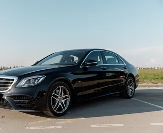 Frontansicht eines Mietwagens Mercedes-Benz S-Class in Simferopol, Krim ✓ Auto Nr.2750. ✓ Automatisch TM ✓ 0 Bewertungen.