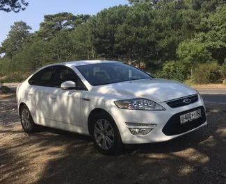 Frontansicht eines Mietwagens Ford Mondeo in Simferopol, Krim ✓ Auto Nr.2649. ✓ Schaltgetriebe TM ✓ 0 Bewertungen.