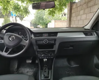 Benzin 1,6L Motor von Skoda Rapid 2018 zur Miete in Simferopol.