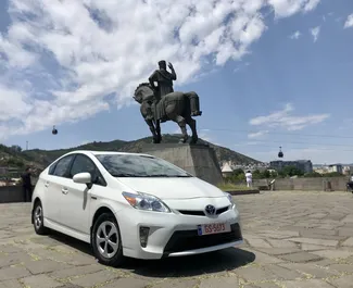 Toyota Prius 2015 zur Miete verfügbar in Tiflis, mit Kilometerbegrenzung unbegrenzte.