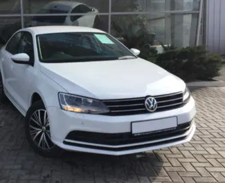 Frontansicht eines Mietwagens Volkswagen Jetta in Simferopol, Krim ✓ Auto Nr.101. ✓ Automatisch TM ✓ 0 Bewertungen.