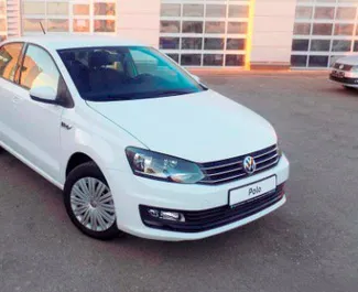 Frontansicht eines Mietwagens Volkswagen Polo Sedan in Simferopol, Krim ✓ Auto Nr.2634. ✓ Automatisch TM ✓ 0 Bewertungen.