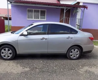 Vermietung Nissan Almera. Wirtschaft, Komfort Fahrzeug zur Miete auf der Krim ✓ Kaution Einzahlung von 15000 RUB ✓ Versicherungsoptionen KFZ-HV.