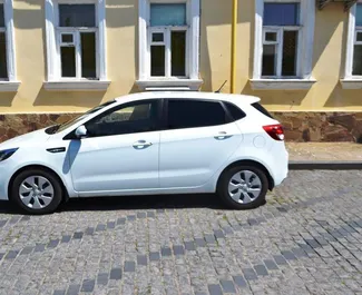 Autovermietung Kia Rio Nr.3200 Automatisch in Jevpatorija, ausgestattet mit einem 1,6L Motor ➤ Von Andrew auf der Krim.