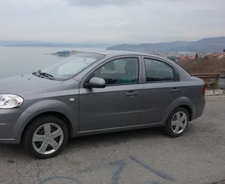 Frontansicht eines Mietwagens Chevrolet Aveo in Ljubljana, Slowenien ✓ Auto Nr.3368. ✓ Automatisch TM ✓ 1 Bewertungen.