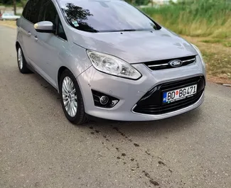 Frontansicht eines Mietwagens Ford C-Max in Budva, Montenegro ✓ Auto Nr.3143. ✓ Schaltgetriebe TM ✓ 0 Bewertungen.