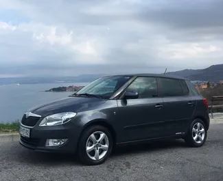 Frontansicht eines Mietwagens Skoda Fabia in Ljubljana, Slowenien ✓ Auto Nr.3375. ✓ Automatisch TM ✓ 0 Bewertungen.