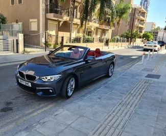 Frontansicht eines Mietwagens BMW 430i Cabrio in Limassol, Zypern ✓ Auto Nr.3299. ✓ Automatisch TM ✓ 5 Bewertungen.