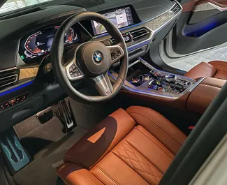 Mietwagen BMW X7 2021 in VAE, mit Benzin-Kraftstoff und 250 PS ➤ Ab 1297 AED pro Tag.
