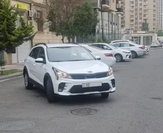 Frontansicht eines Mietwagens Kia Rio X-line in Baku, Aserbaidschan ✓ Auto Nr.3488. ✓ Automatisch TM ✓ 1 Bewertungen.