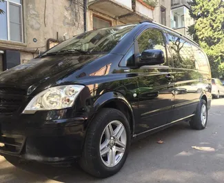 Frontansicht eines Mietwagens Mercedes-Benz Viano in Baku, Aserbaidschan ✓ Auto Nr.3525. ✓ Automatisch TM ✓ 0 Bewertungen.