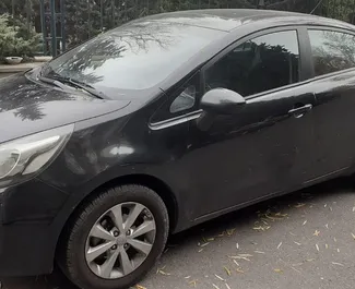 Frontansicht eines Mietwagens Kia Rio in Baku, Aserbaidschan ✓ Auto Nr.3523. ✓ Automatisch TM ✓ 1 Bewertungen.