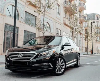 Frontansicht eines Mietwagens Hyundai Sonata in Baku, Aserbaidschan ✓ Auto Nr.3535. ✓ Automatisch TM ✓ 0 Bewertungen.