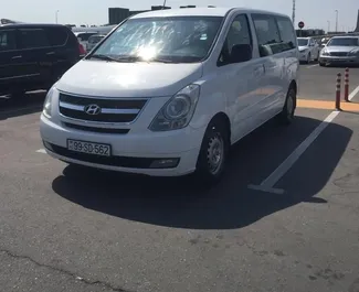 Frontansicht eines Mietwagens Hyundai H1 in Baku, Aserbaidschan ✓ Auto Nr.3528. ✓ Automatisch TM ✓ 0 Bewertungen.