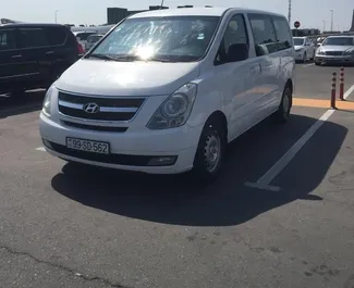 Frontansicht eines Mietwagens Hyundai H1 in Baku, Aserbaidschan ✓ Auto Nr.3528. ✓ Automatisch TM ✓ 1 Bewertungen.