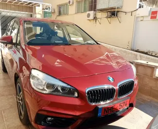 Frontansicht eines Mietwagens BMW 220 Activ Tourer in Limassol, Zypern ✓ Auto Nr.3855. ✓ Automatisch TM ✓ 0 Bewertungen.