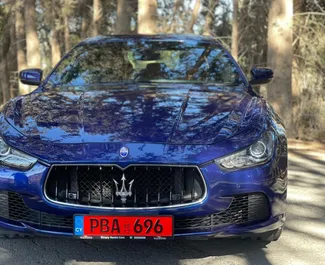 Vermietung Maserati Ghibli. Komfort, Premium, Luxus Fahrzeug zur Miete auf Zypern ✓ Kaution Einzahlung von 1000 EUR ✓ Versicherungsoptionen KFZ-HV, TKV, Junge.