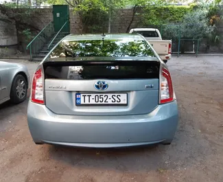 Toyota Prius 2013 mit Antriebssystem Frontantrieb, verfügbar am Flughafen Tiflis.