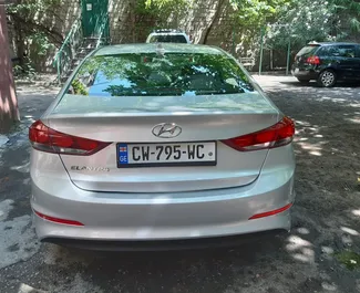 Benzin 2,0L Motor von Hyundai Elantra 2017 zur Miete am Flughafen Tiflis.