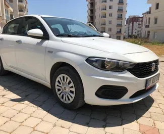 Autovermietung Fiat Egea Multijet Nr.4073 Schaltgetriebe am Flughafen Antalya, ausgestattet mit einem 1,3L Motor ➤ Von Onur in der Türkei.