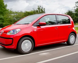 Frontansicht eines Mietwagens Volkswagen Up auf Kreta, Griechenland ✓ Auto Nr.4002. ✓ Automatisch TM ✓ 1 Bewertungen.