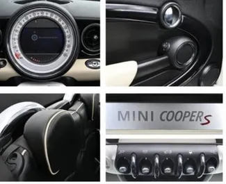 Innenraum von Mini Cooper S zur Miete in Montenegro. Ein großartiges 4-Sitzer Fahrzeug mit Automatisch Getriebe.