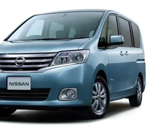 Frontansicht eines Mietwagens Nissan Serena in Ayia Napa, Zypern ✓ Auto Nr.4243. ✓ Automatisch TM ✓ 0 Bewertungen.