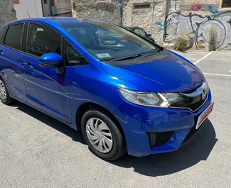 Frontansicht eines Mietwagens Honda Fit in Larnaca, Zypern ✓ Auto Nr.4372. ✓ Automatisch TM ✓ 2 Bewertungen.