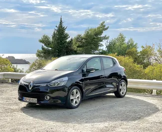 Frontansicht eines Mietwagens Renault Clio 4 in Budva, Montenegro ✓ Auto Nr.4389. ✓ Automatisch TM ✓ 1 Bewertungen.