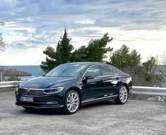 Frontansicht eines Mietwagens Volkswagen Passat in Budva, Montenegro ✓ Auto Nr.4391. ✓ Schaltgetriebe TM ✓ 0 Bewertungen.