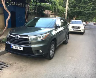 Frontansicht eines Mietwagens Toyota Highlander in Tiflis, Georgien ✓ Auto Nr.4420. ✓ Automatisch TM ✓ 0 Bewertungen.