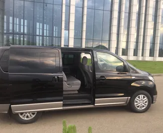 Vermietung Hyundai H1. Komfort, Crossover, Minivan Fahrzeug zur Miete in Georgien ✓ Kaution Einzahlung von 900 GEL ✓ Versicherungsoptionen KFZ-HV, TKV, Insassen, Diebstahlschutz, Keine Kaution.