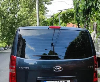 Vermietung Hyundai H1. Komfort, Crossover, Minivan Fahrzeug zur Miete in Georgien ✓ Kaution Einzahlung von 700 GEL ✓ Versicherungsoptionen KFZ-HV, TKV, Insassen, Diebstahlschutz.