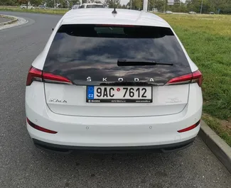 Benzin 1,0L Motor von Skoda Scala 2022 zur Miete in Prag.