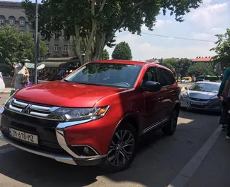 Frontansicht eines Mietwagens Mitsubishi Outlander in Tiflis, Georgien ✓ Auto Nr.4423. ✓ Automatisch TM ✓ 0 Bewertungen.