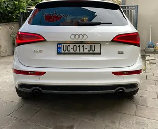 Vermietung Audi Q5. Komfort, Premium, Crossover Fahrzeug zur Miete in Georgien ✓ Kaution Einzahlung von 300 GEL ✓ Versicherungsoptionen KFZ-HV, TKV, VKV Plus, VKV Komplett, Insassen, Diebstahlschutz.