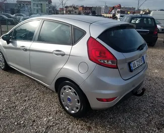 Mietwagen Ford Fiesta 2012 in Albanien, mit Diesel-Kraftstoff und 96 PS ➤ Ab 20 EUR pro Tag.