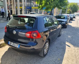 Vermietung Volkswagen Golf. Wirtschaft, Komfort Fahrzeug zur Miete in Albanien ✓ Kaution Einzahlung von 300 EUR ✓ Versicherungsoptionen KFZ-HV, TKV, Ausland.