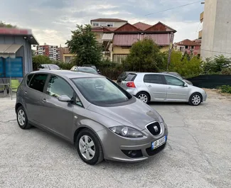 Frontansicht eines Mietwagens SEAT Altea in Tirana, Albanien ✓ Auto Nr.4486. ✓ Automatisch TM ✓ 0 Bewertungen.