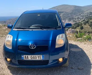 Autovermietung Toyota Yaris Nr.4491 Schaltgetriebe in Saranda, ausgestattet mit einem 1,4L Motor ➤ Von Rudina in Albanien.