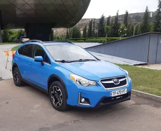 Benzin 2,0L Motor von Subaru Crosstrek 2015 zur Miete in Tiflis.