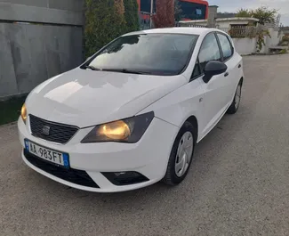 Frontansicht eines Mietwagens SEAT Ibiza in Tirana, Albanien ✓ Auto Nr.4609. ✓ Schaltgetriebe TM ✓ 2 Bewertungen.